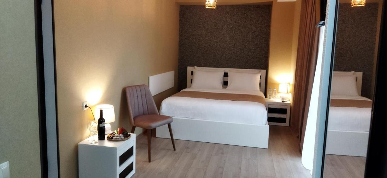 Vere Corner Hotel Tiflis Dış mekan fotoğraf